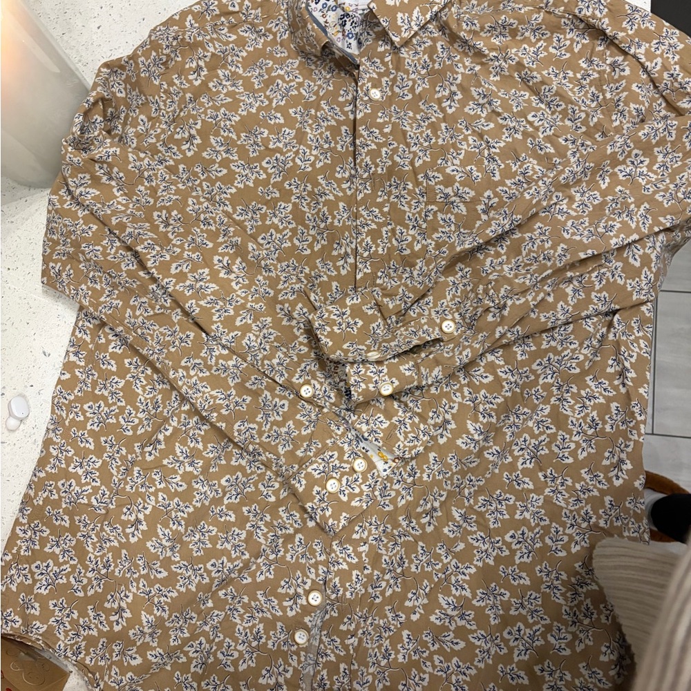 Floral Button-Up Shirt in Tan and White